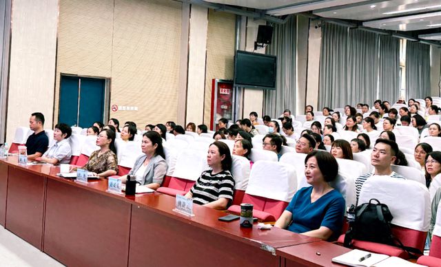 运动器械暑期练声 “声”动教室——合肥市杏林小学举行一般话朗诵本领专项培训