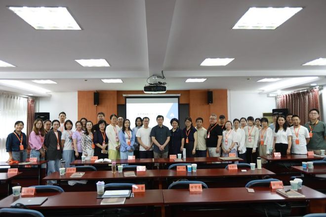 赛事组织《新时期青年美术批评人材培训》项目课程纪实 徐粤春：文艺批评的学术与政策