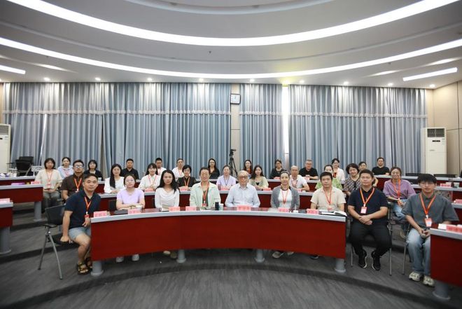 赛事组织《新时期青年美术批评人材培训》项目课程纪实 贾方舟：中国今世艺术攻讦40